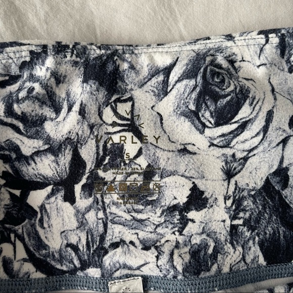 Varley Rose Patterned leggings - size small - Picture 2 of 3